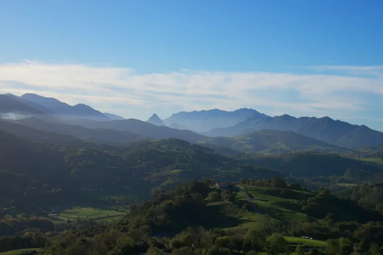 Paisaje de montañas en la zona de Rionansa
