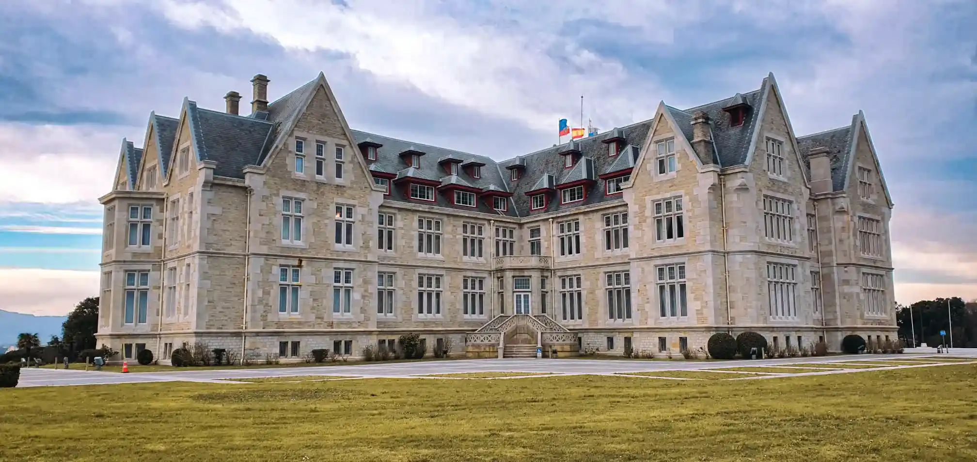 Palacio de piedra en Santander. Palacio de la Magdalena.