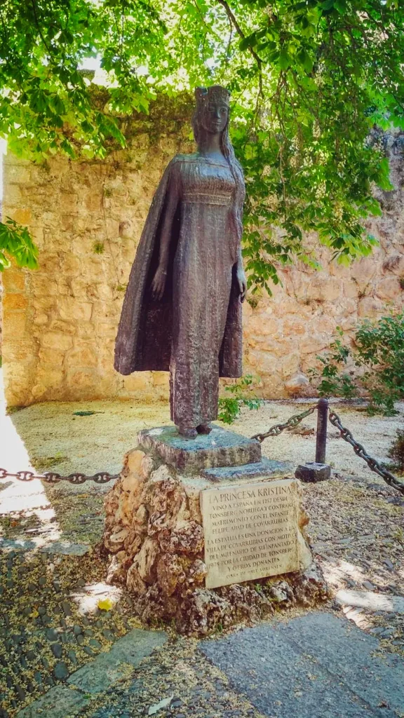 Monumento de la Princesa Kristina de Noruega en Covarrubias