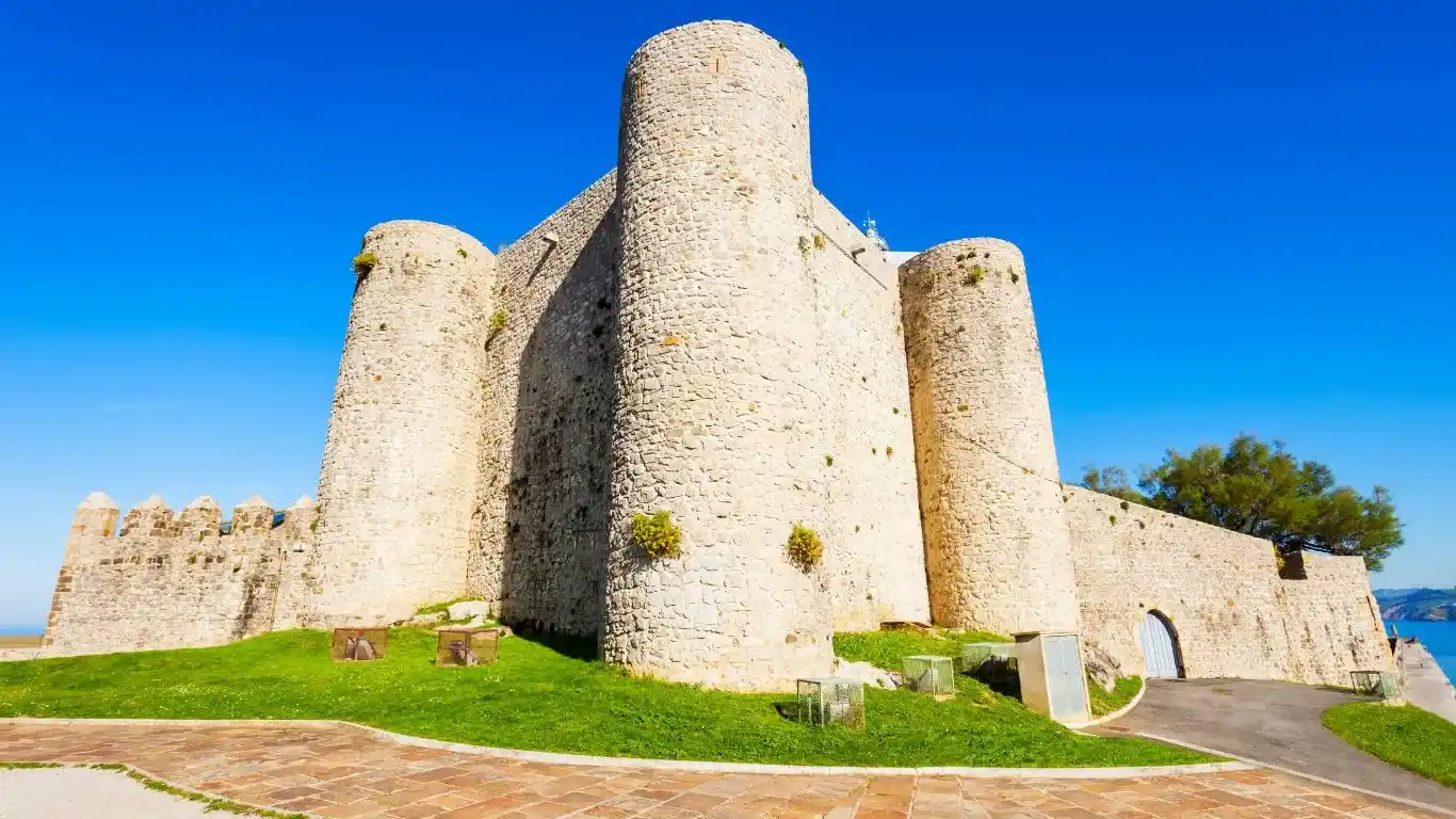 Castillo. Qué ver en Castro Urdiales en 1 día