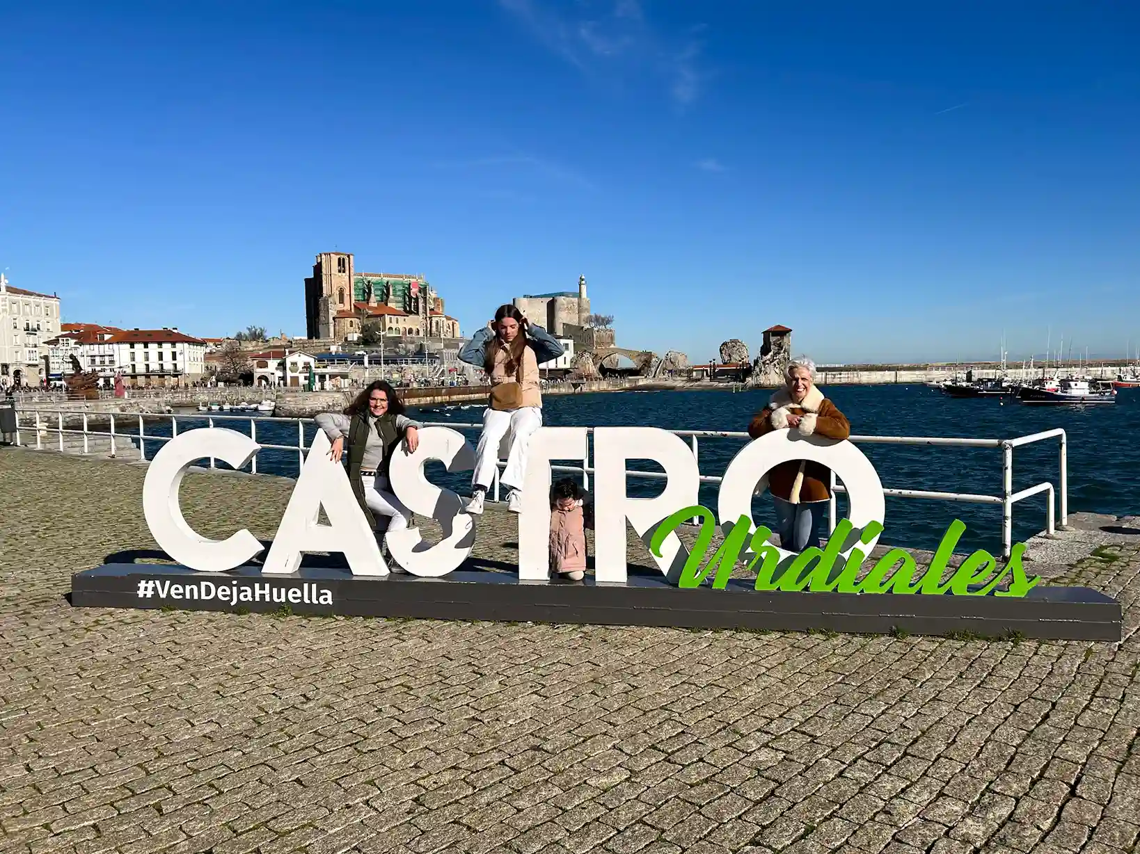 Letras de un pueblo. Qué ver en Castro Urdiales en 1 día