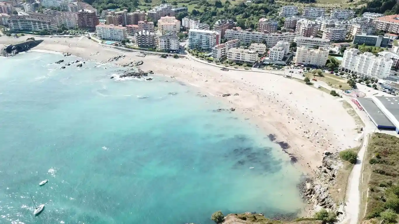 Vista aérea de una playa