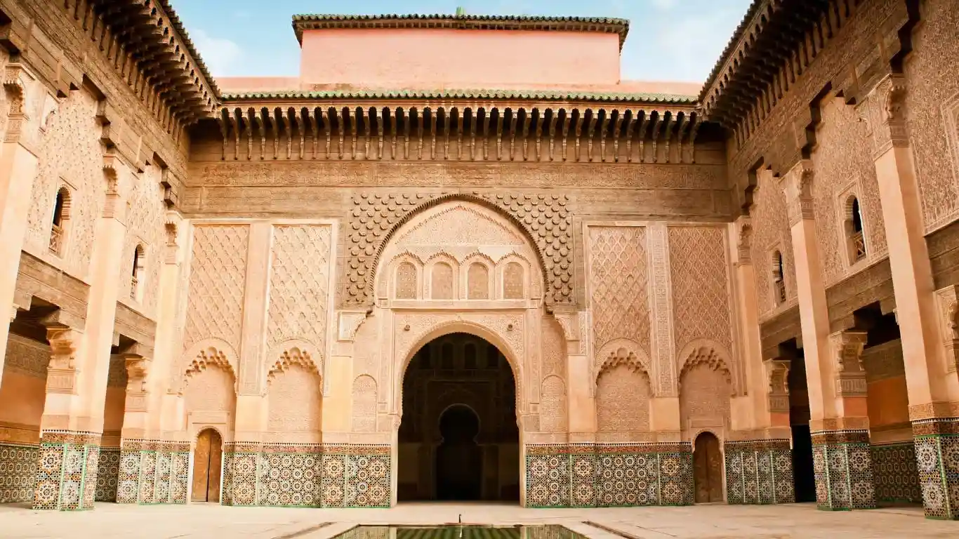 Patio central de la Madrasa de Ben Youssef
