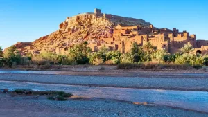 Pueblo en una montaña