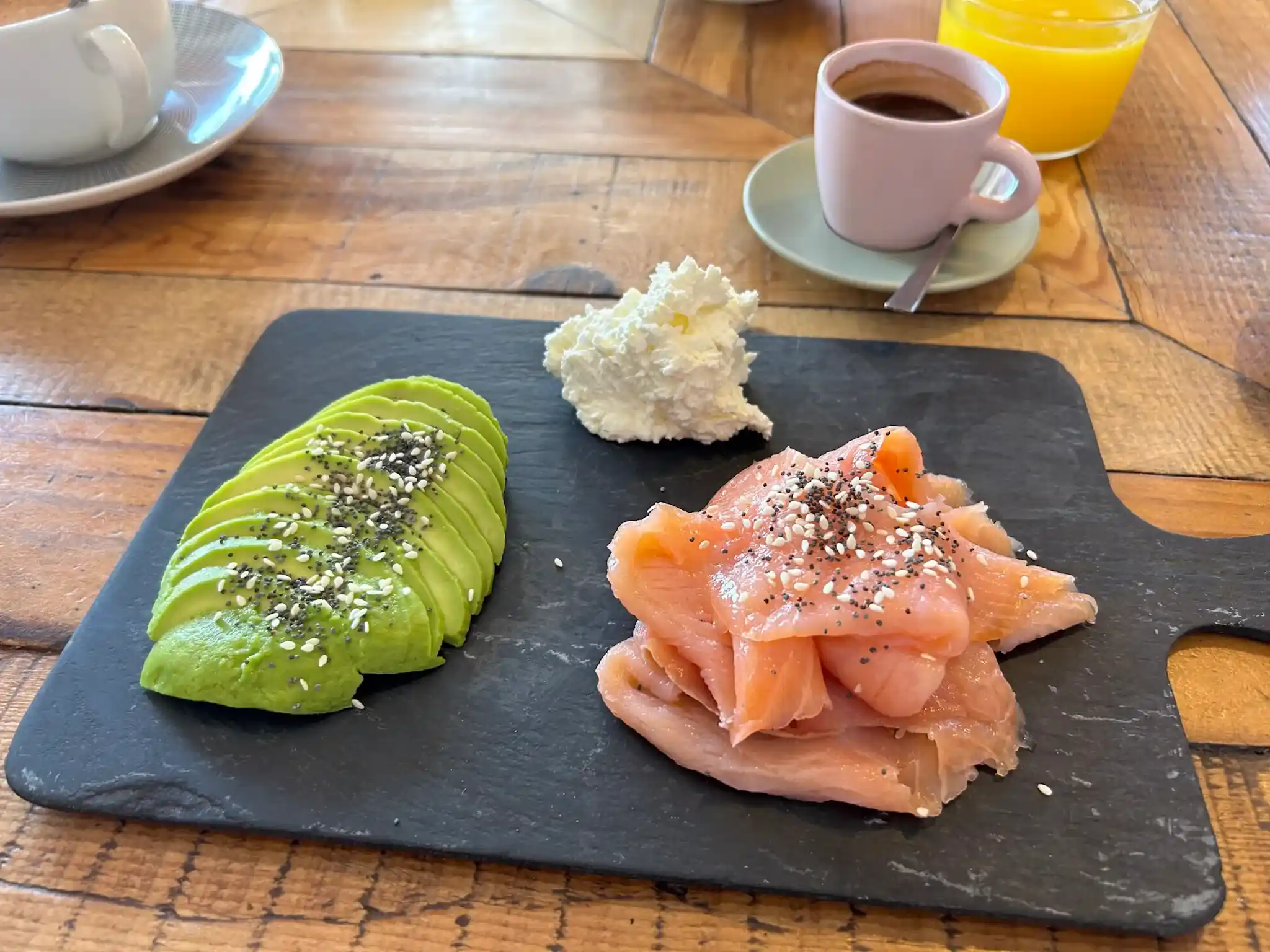 Salmón y aguacate en Martxuca