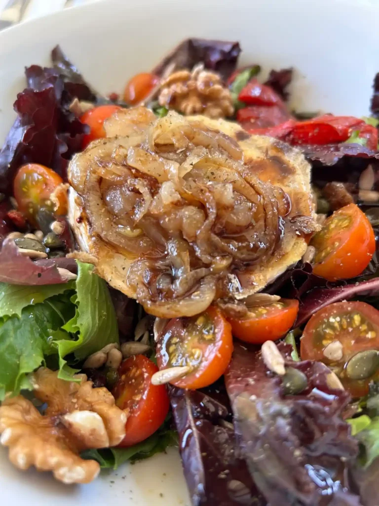 Ensalada de rulo de cabra 