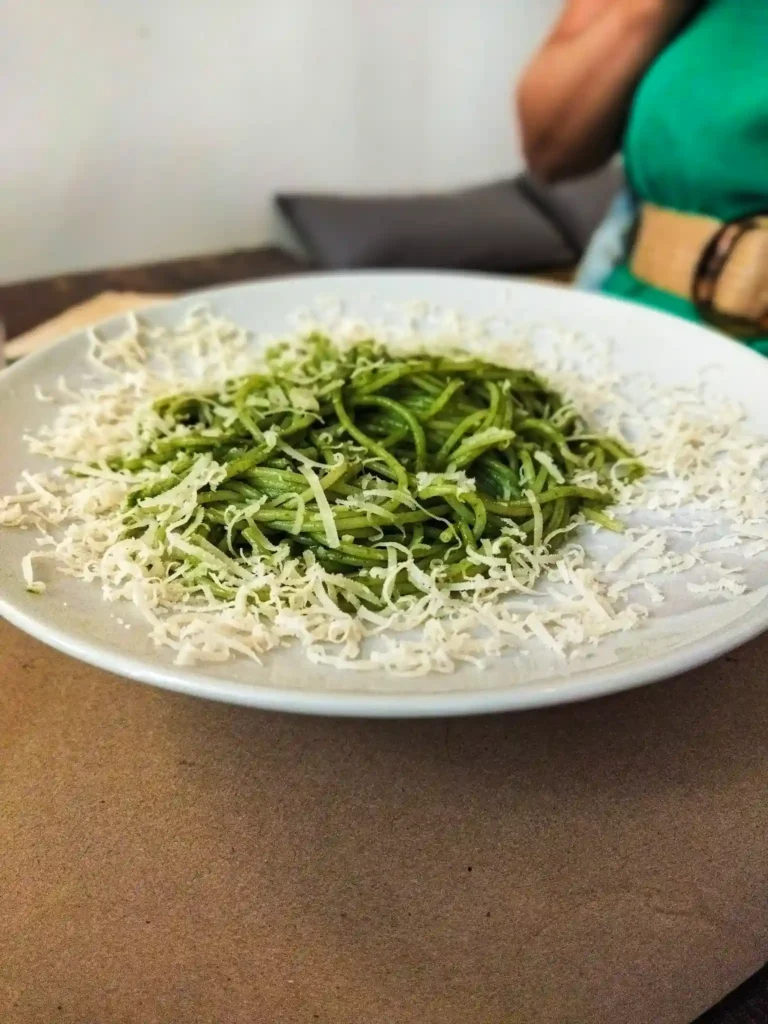 Espaguetis al pesto 