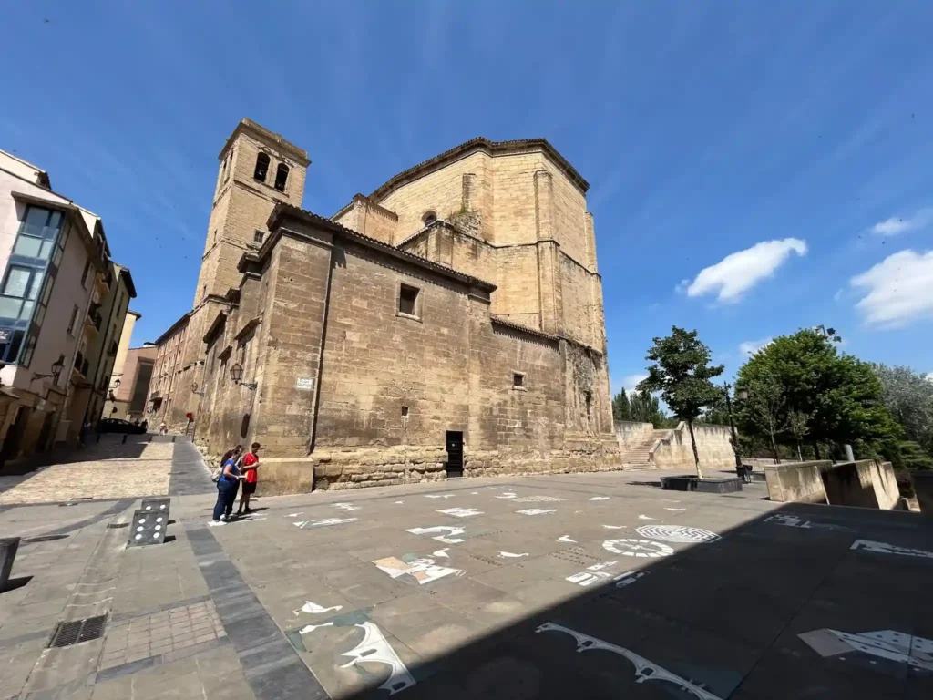 Iglesia de Santiago y Plaza de Santiago en Logroño