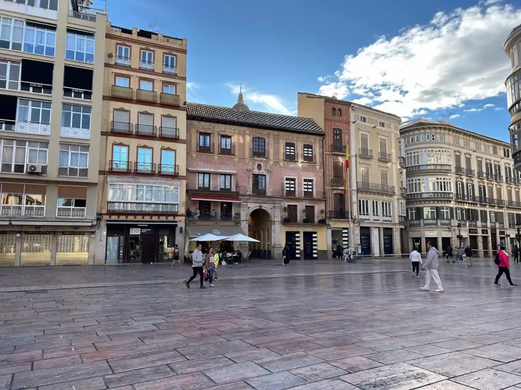 Plaza peatonal en Málaga. Plaza de la Constitución 