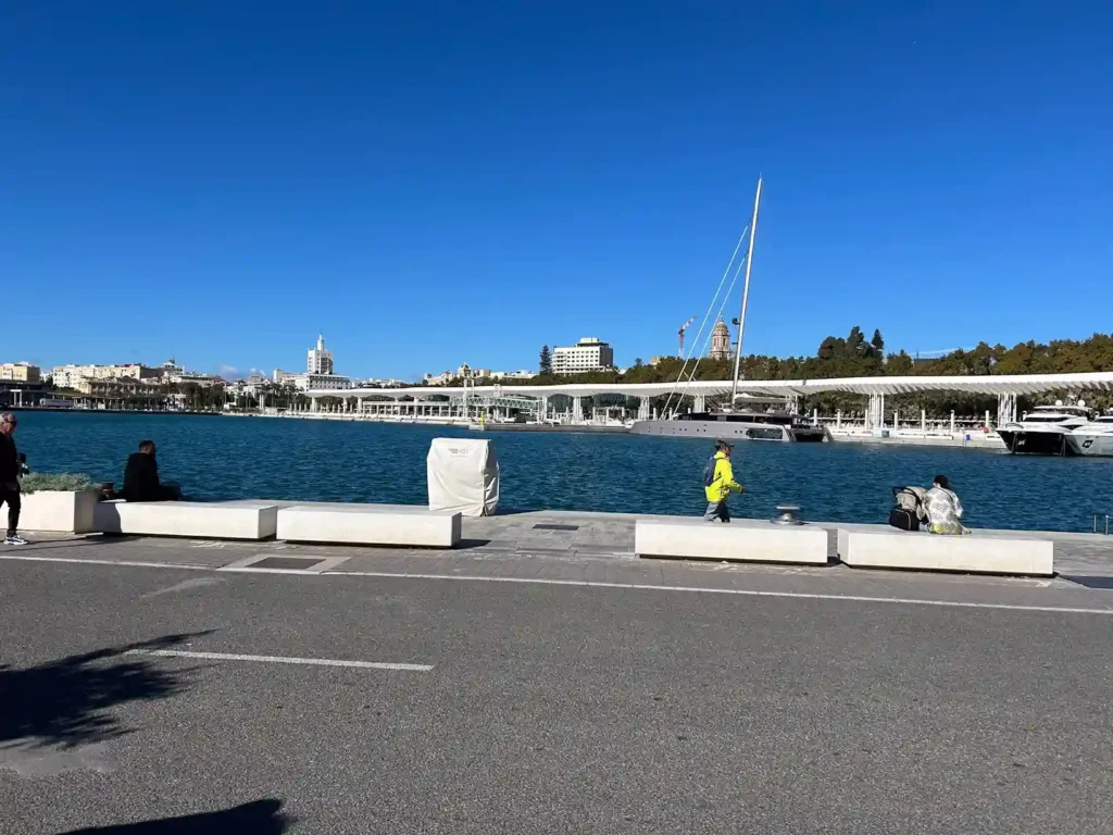 Muelle de atraque de barcos/yates en Málaga