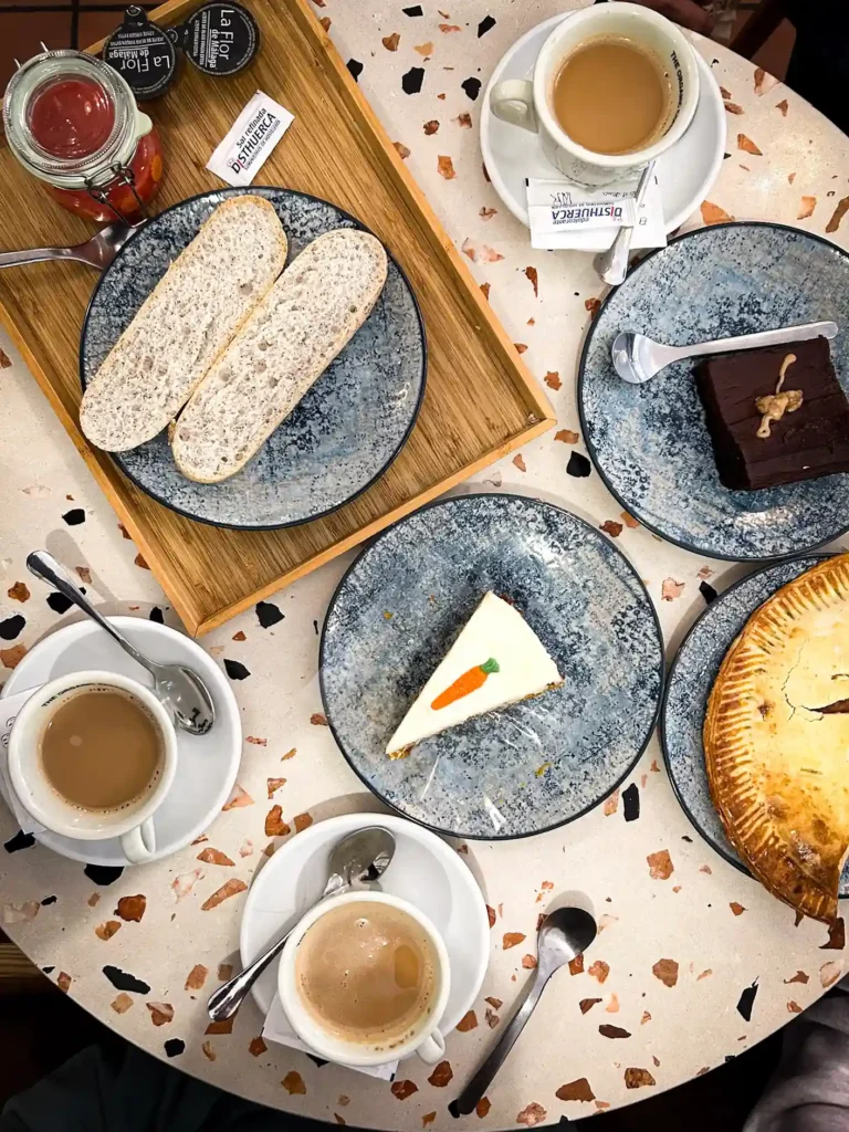 Desayuno en el Pastelero Real de Málaga