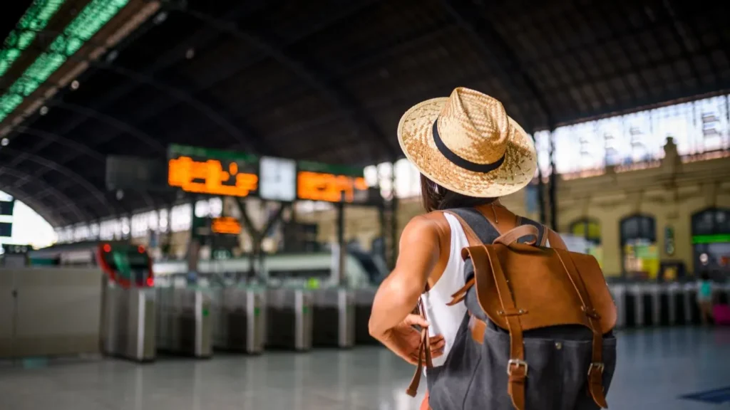 Viajera con una mochila