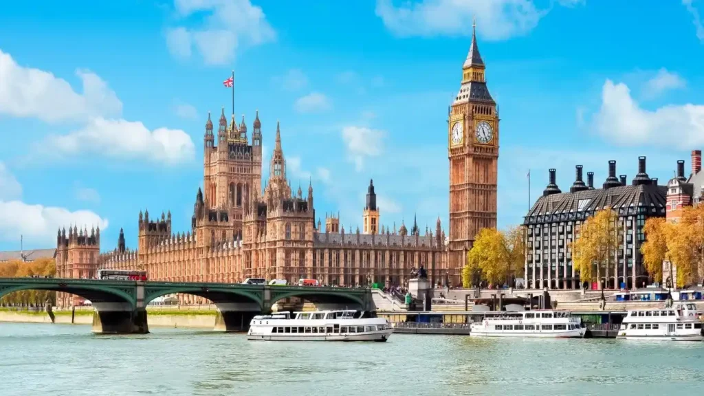 Big Ben y Parlamento de Londres. Puente y río Támesis.
