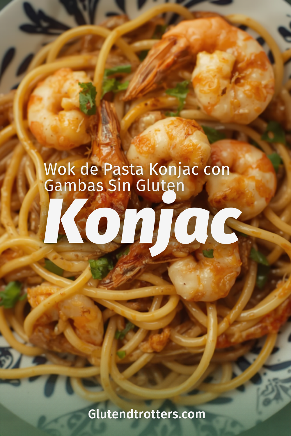 Wok de pasta konjac con gambas
