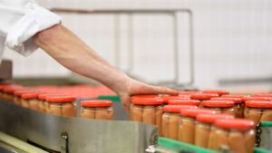 ¿Dónde se esconde el gluten en los productos industriales y bebidas?