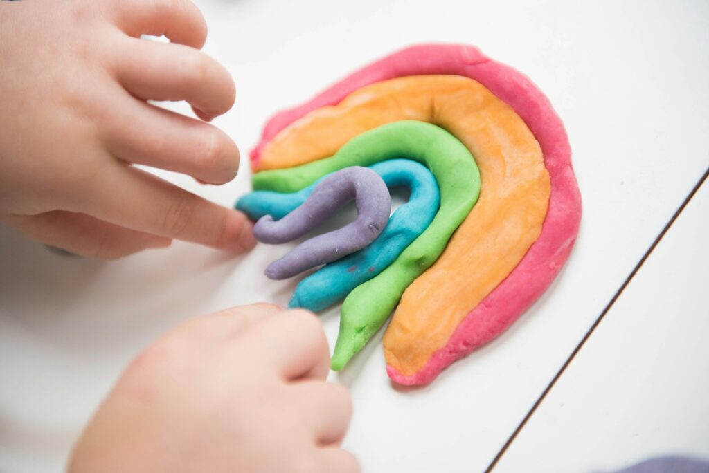 trabajo hecho con plastilina de colores